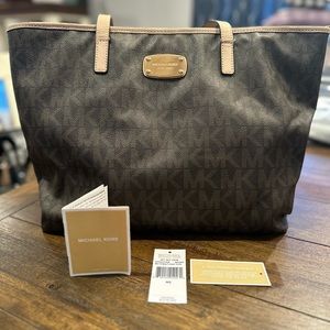 Michael Kors Jet Set medium multi functional laptop tote
